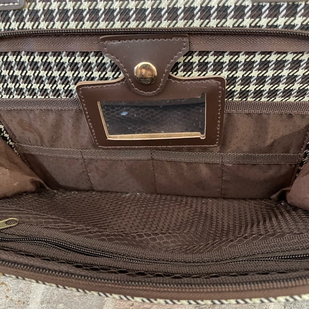 London Fog Black and White Travel Bag - Picture 9 of 15